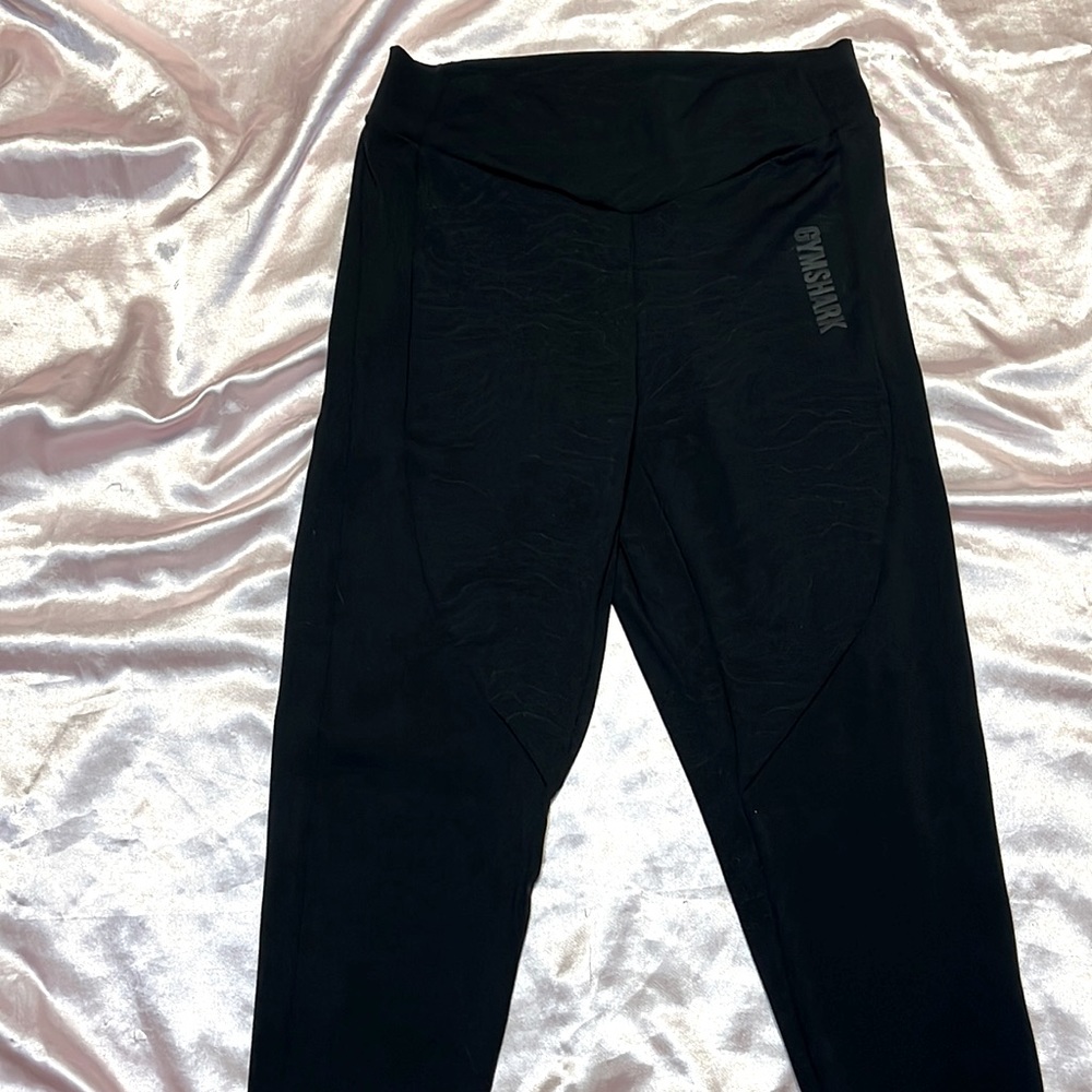 Black gymshark leggings💕